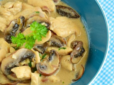 Opskrift: Kylling med svampe og chorizo paleo-style